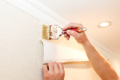 Pose de papier peint à Sars-Poteries — revêtements muraux et toiles de verre